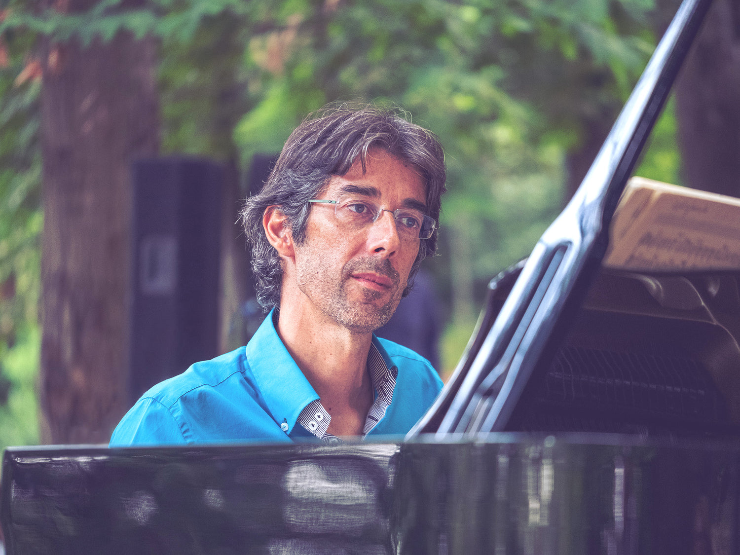 Emiliano Toso, musicista compositore di musiche per pianoforte accordato a 432Hz.